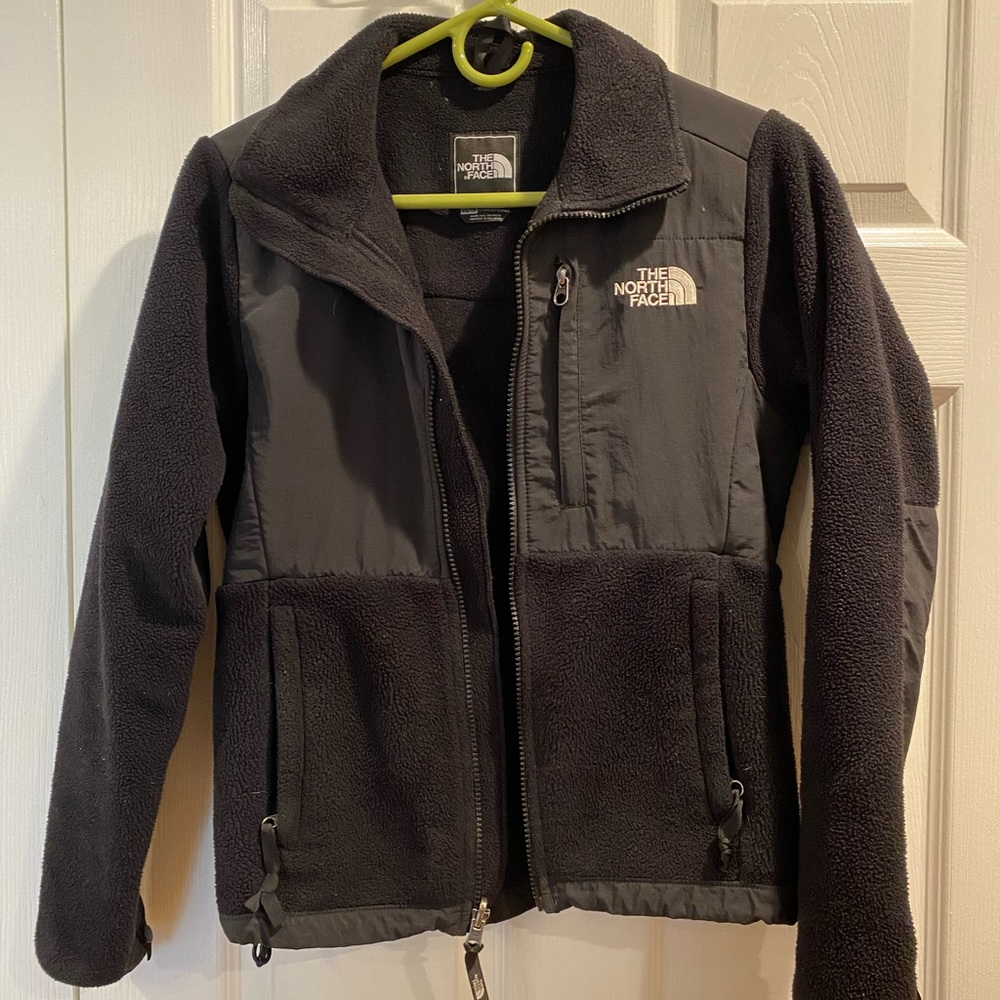 North face women’s Denali jacket